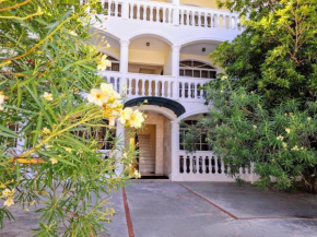 Costambar Beach Haven Seaside Apartment